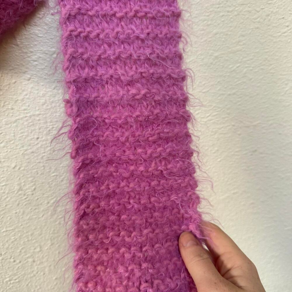 Pink fuzzy knit scarf - Picture 5 of 5